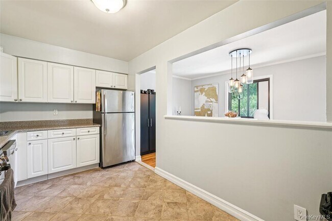 Building Photo - 5 Brevoort Dr