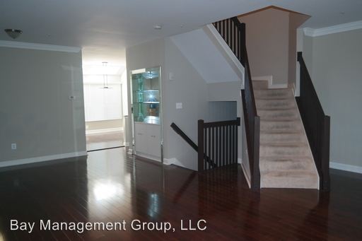 Building Photo - 43 Stridesham Ct