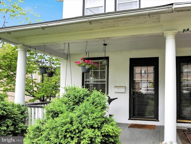 Foto del edificio - 3 Bells Mill Rd