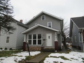 Building Photo - 1541 Genessee Ave
