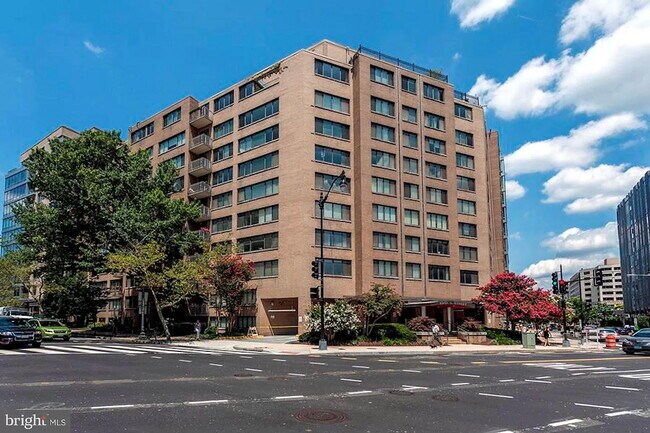 Building Photo - 2201 L St NW