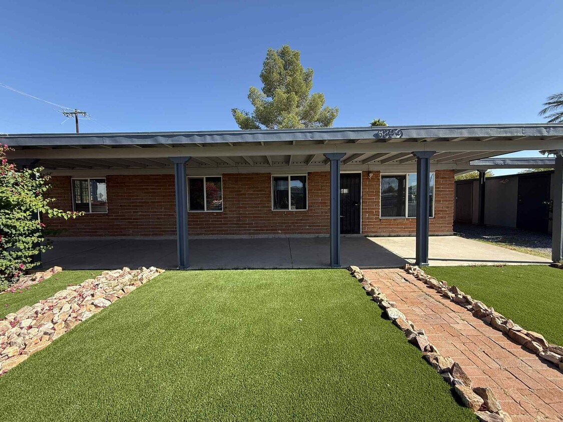 Foto principal - 6899 E Broadway Blvd