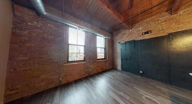 Building Photo - 1640 S State St