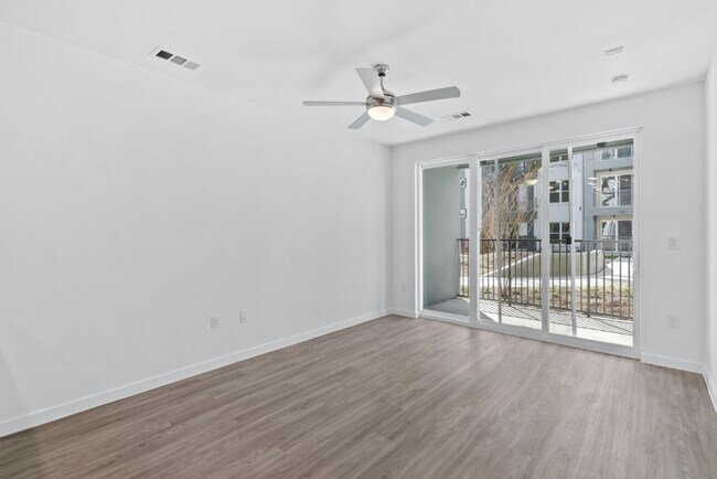 Foto del edificio - 4801 Springdale Rd