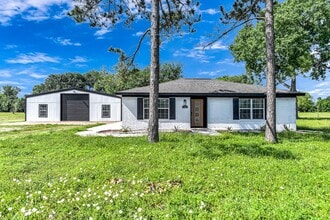 Building Photo - 215 Little Dogie Rd