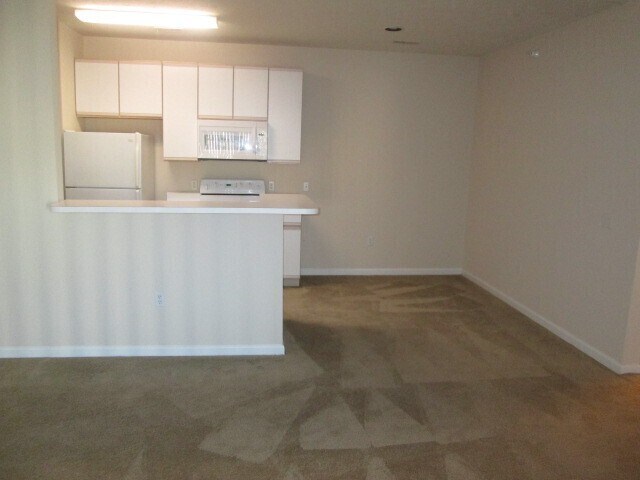 Foto del edificio - Hillsborough Pointe