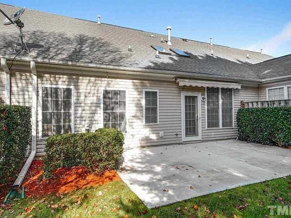 Foto del edificio - 404 Sawgrass Hill Ct