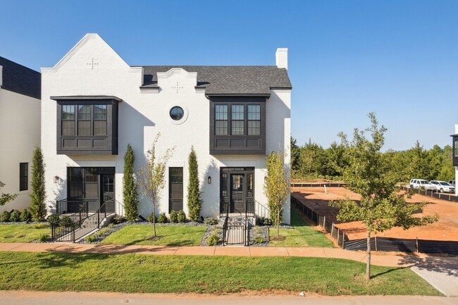 Building Photo - Townhome 3 bed 2.5 bath "The Milky Maison" in the Heart of Selah