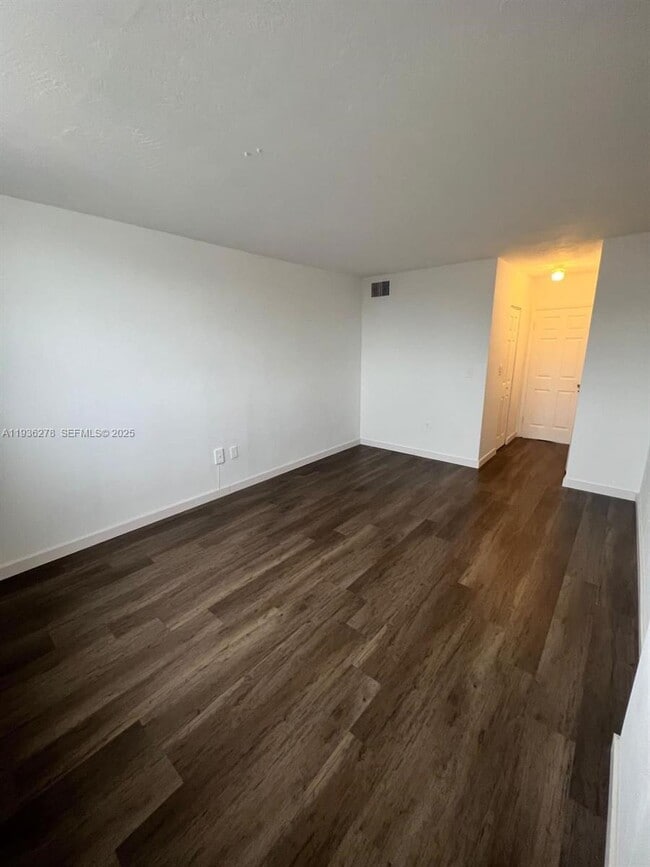 Foto del edificio - 1475 NE 125th Terrace