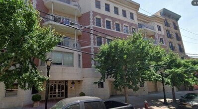 Building Photo - 109 Jackson St