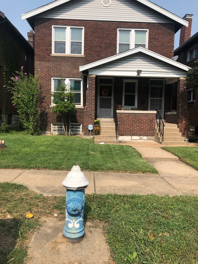 4223 S 38th St Unit 2nd FL, Saint Louis, MO 63116 Apartments in Saint