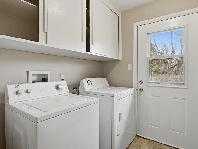 Foto del edificio - 2110 Carlisle Rd