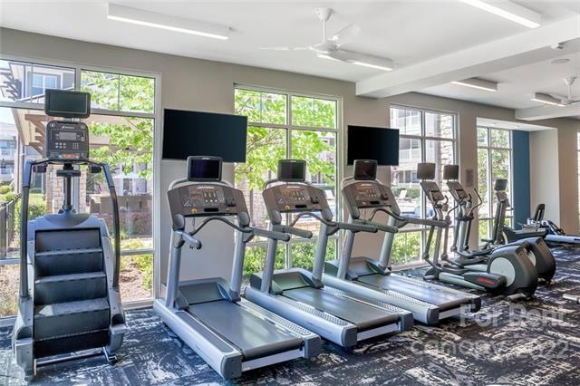 Foto del edificio - 9550 Community Commons Ln