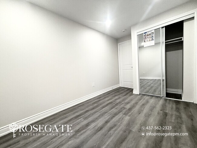 Photo du bâtiment - Pet-Friendly 2-Bedroom Basement Apartment with Parking – Milton