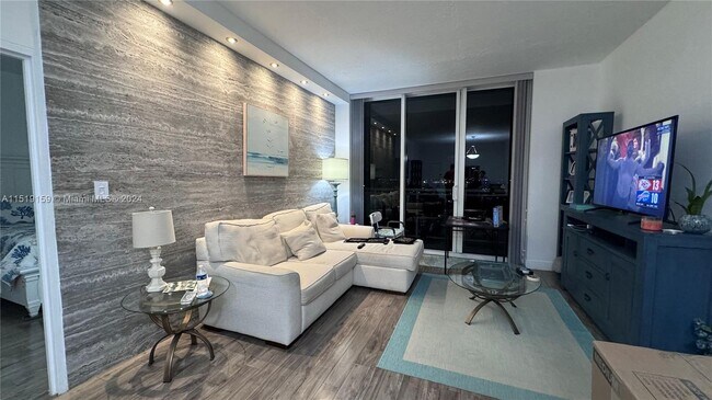 Building Photo - 3000 S Ocean Dr