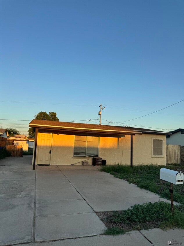 Foto principal - 1127 S 13th Ave