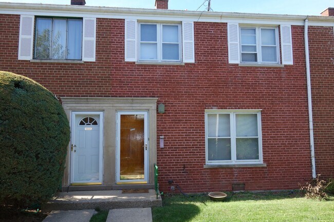Building Photo - 1833 W Norwood St