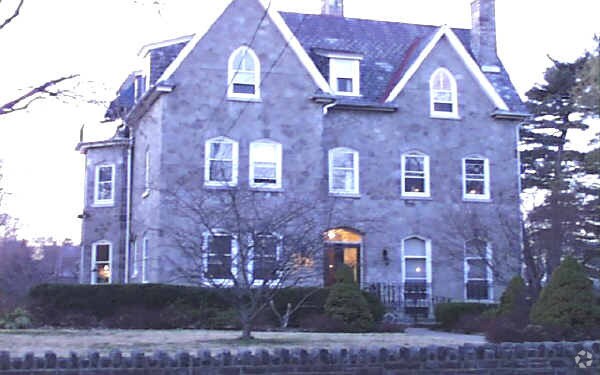 Primary Photo - 258-260 W Pastorius St