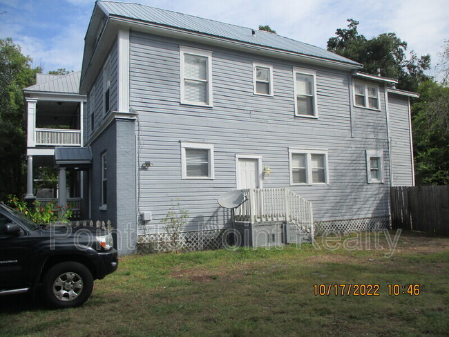 Building Photo - 1827 N Liberty St