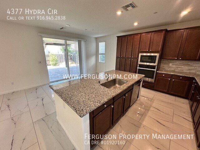 Foto del edificio - 4377 Hydra Cir