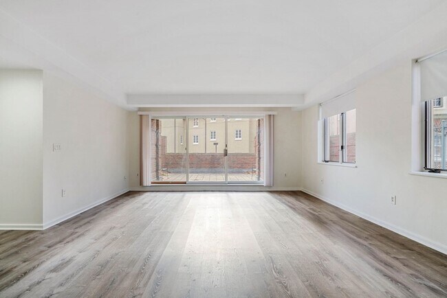 Building Photo - 134 Mount Auburn St