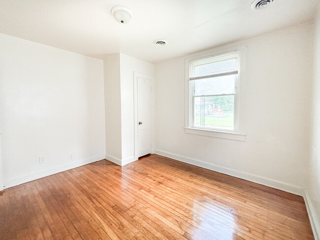 Building Photo - 130 Leavenworth St