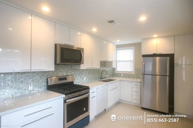Foto del edificio - 2 br, 1 bath Duplex - 517 Rollins Rd -
