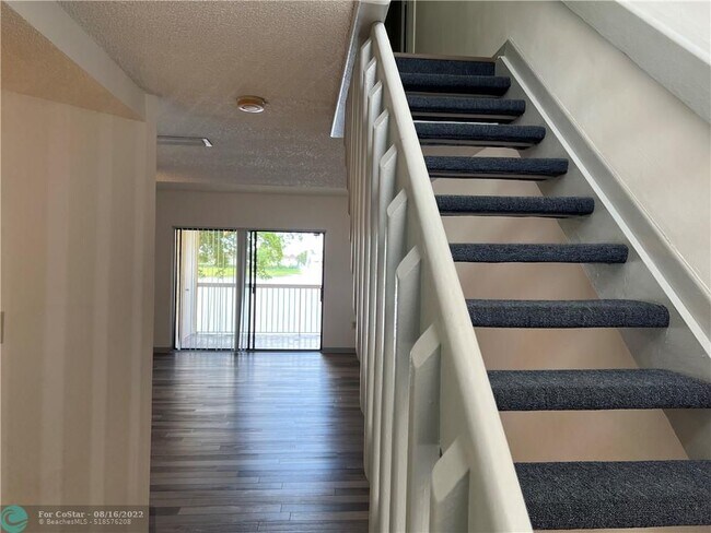 Building Photo - 5200 NW 31st Ave