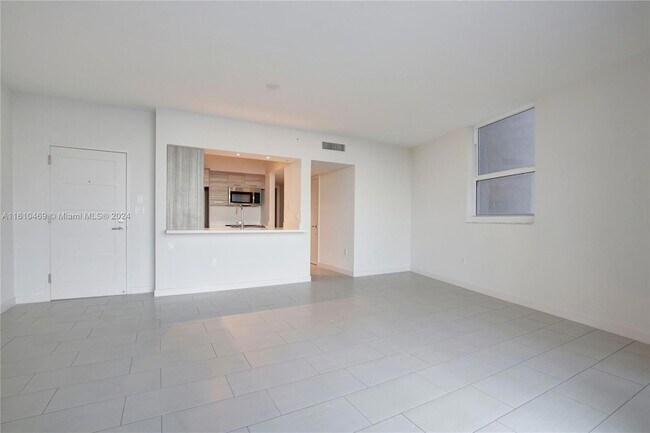 Foto del edificio - 1756 N Bayshore Dr