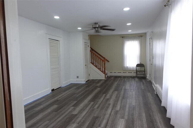 Foto del edificio - 304 Massachusetts Ave