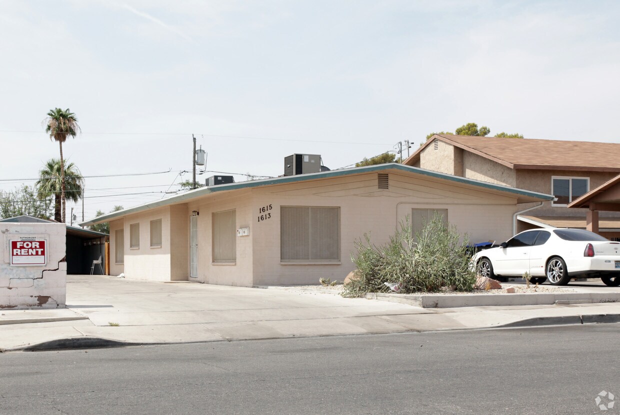 Foto principal - 1613-1619 E Nelson Ave