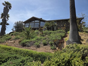 Building Photo - 2940 Sunset Hills