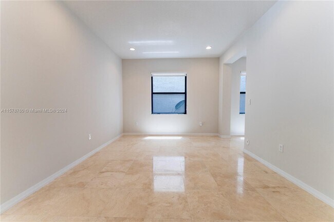 Building Photo - 755 NE 193rd St