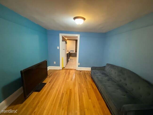 Building Photo - 135 Bloomfield St