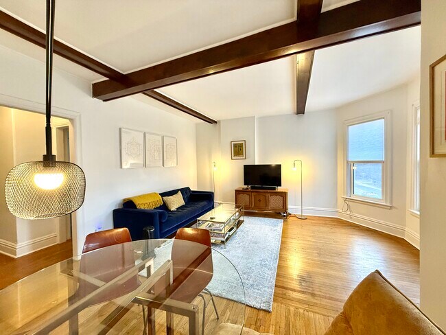 Photo du bâtiment - 320 Queen St S