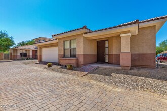Building Photo - 13569 W Cypress St