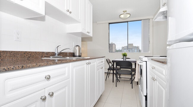 Building Photo - Marlborough Tower