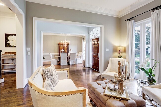 Foto del edificio - 11328 Surrey Oaks Ln