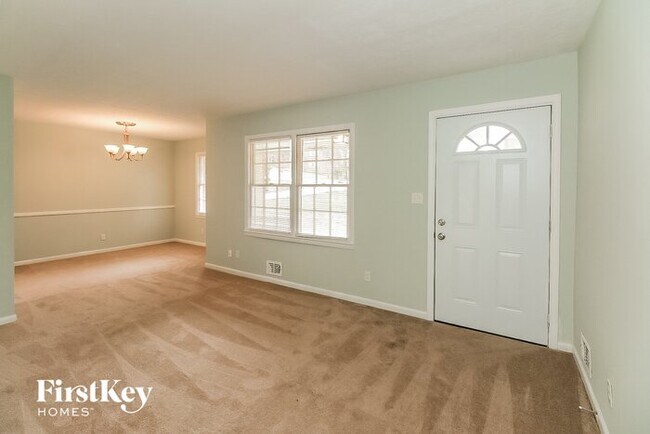 Building Photo - 1038 Duke Dr SE