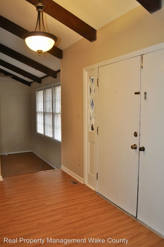 Foto del edificio - 5205 Cabin Pl