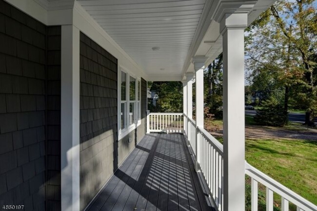 Foto del edificio - 322 Walnut Ave