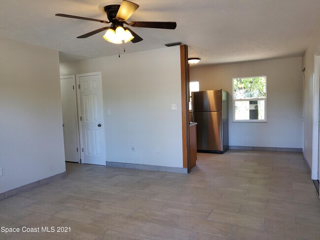 Building Photo - 4470 Coleridge Ave