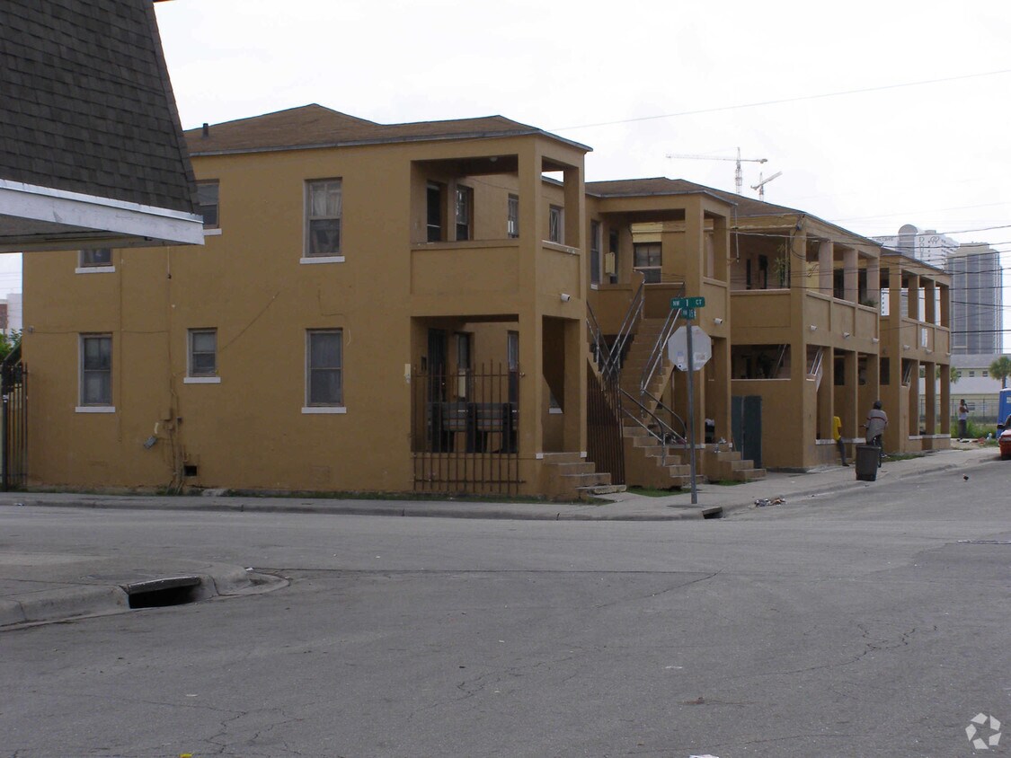 Building Photo - 138-142 NW 15th Ave