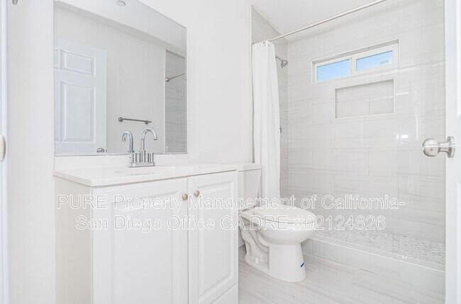Building Photo - 138 Demona Pl