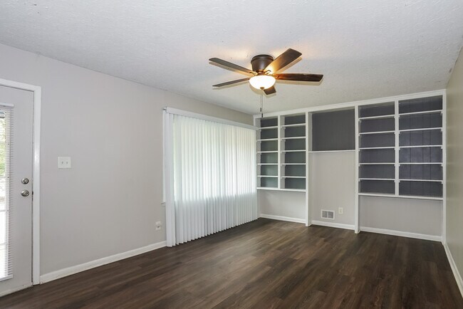 Foto del edificio - Classic Brick Beauty with 3-bedrooms in North Augusta, SC