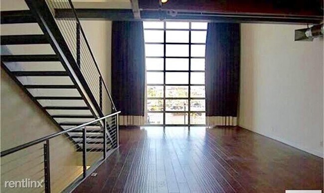 Foto del edificio - 2 br, 2 bath Townhome - 145 E City Place Dr