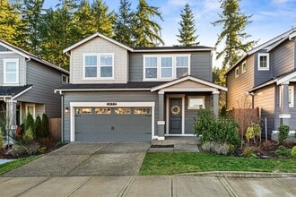 Building Photo - 1072 SW Sedge St