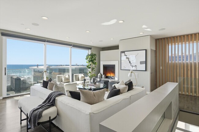 Building Photo - 2406 Ocean Dr