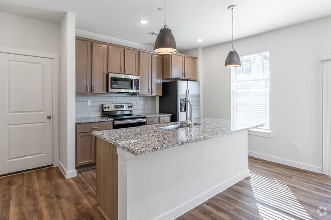 3BR, 2.5BA - 1,669SF - Canvas at Grand Prairie