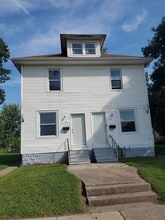 Building Photo - 921 12th Ave